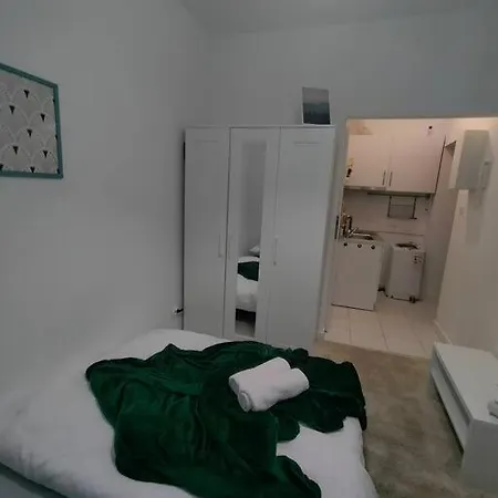 Cozy In Center * ワルシャワ